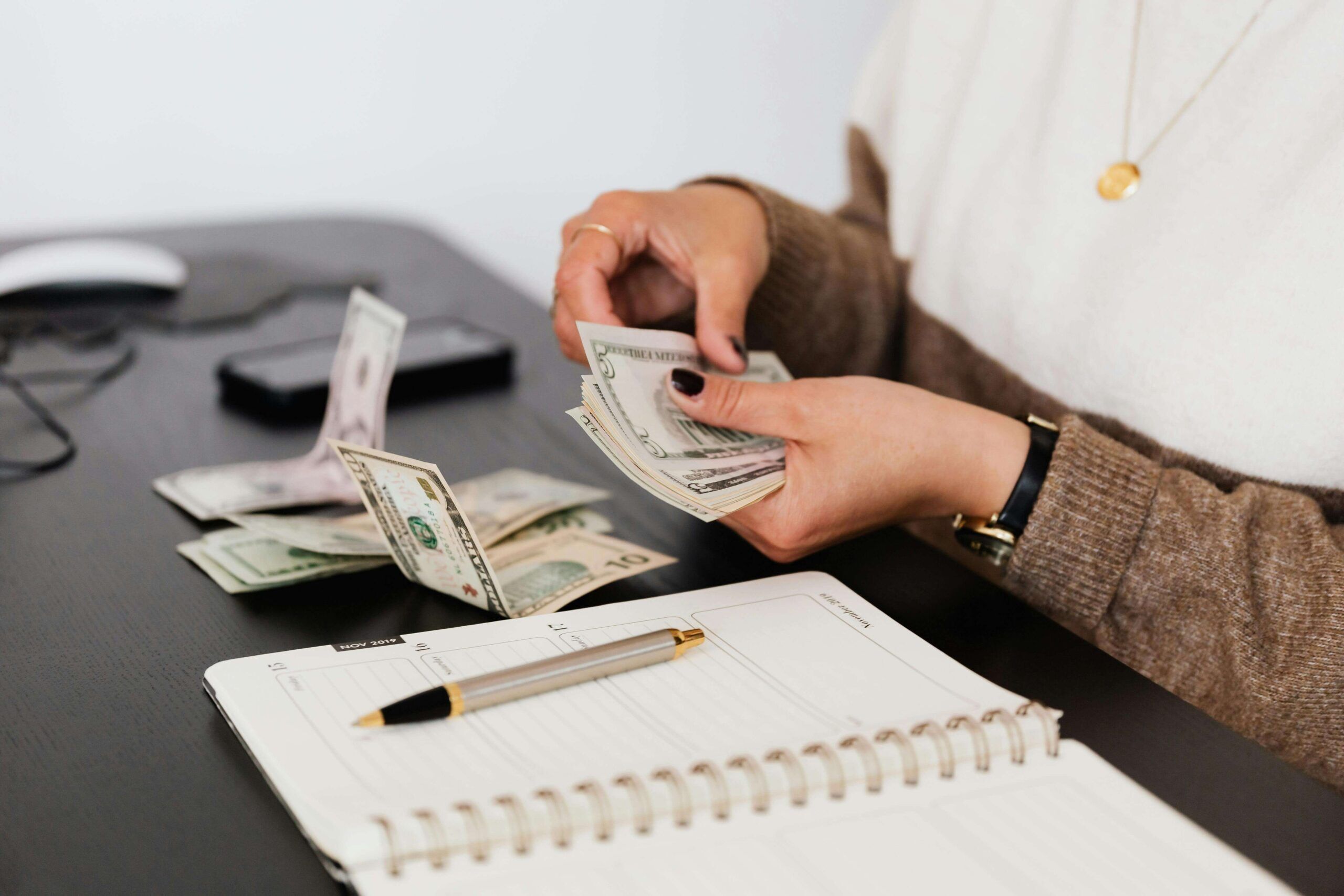 pexels-karolina-grabowska-4475523 (1) Building Strong Foundations in Personal Finance