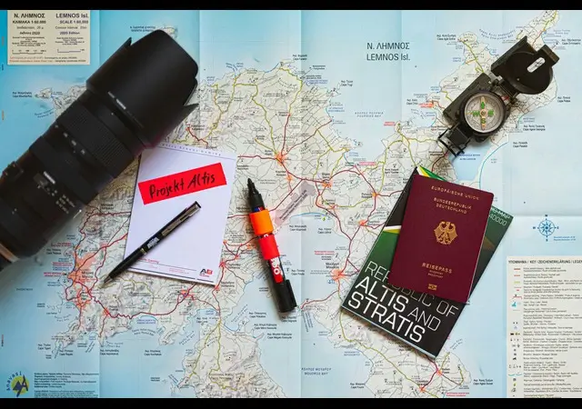 dominik-sostmann-44kbHMzHWmE-unsplash-1.webp How to choose the best travel insurance for your trip