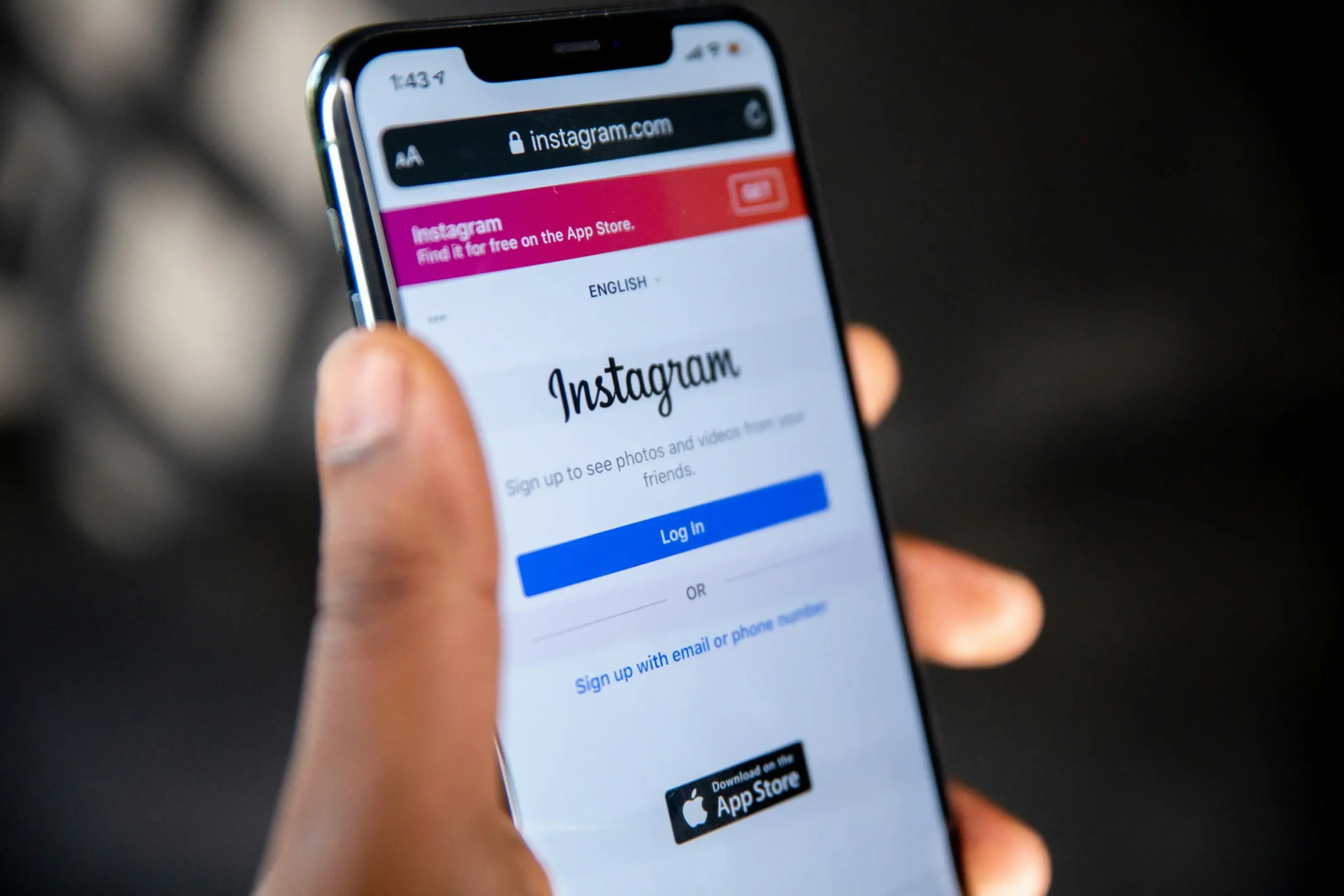 solen-feyissa-KWZa42a1kds-unsplash how many followers to earn money on instagram