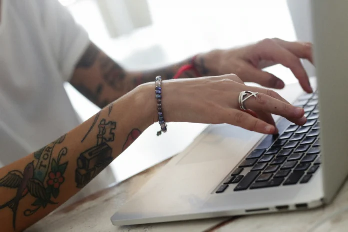 alexey-demidov-bRzVG2Y-kPk-unsplash What Skills are in Demand on High-Paying Websites?